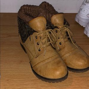 COZY COMBAT BOOTS